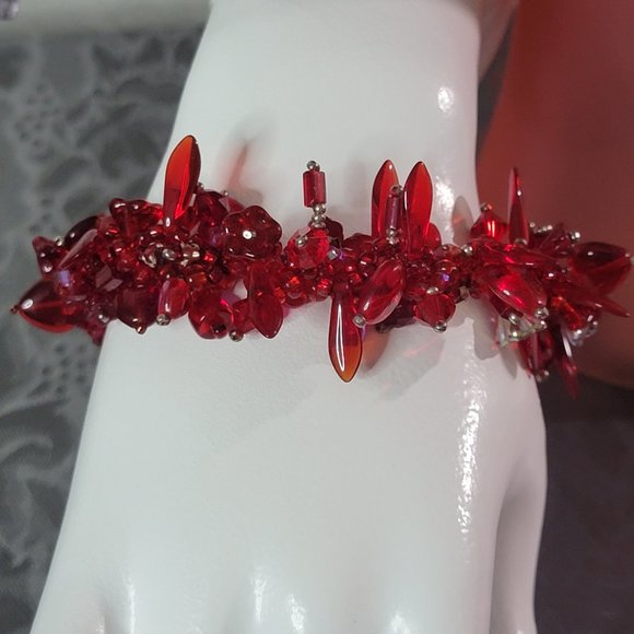 Unique Siri Chunky Red Crystal Red Corral Bracelet with 925 Silver - Picture 6 of 11